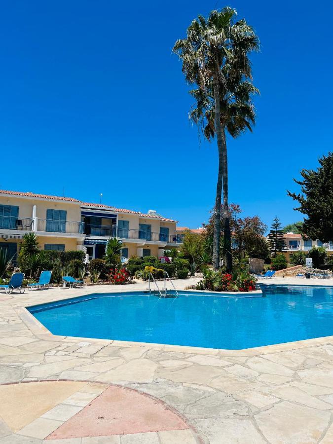 Golden Palms Paradise Garden Пафос Экстерьер фото